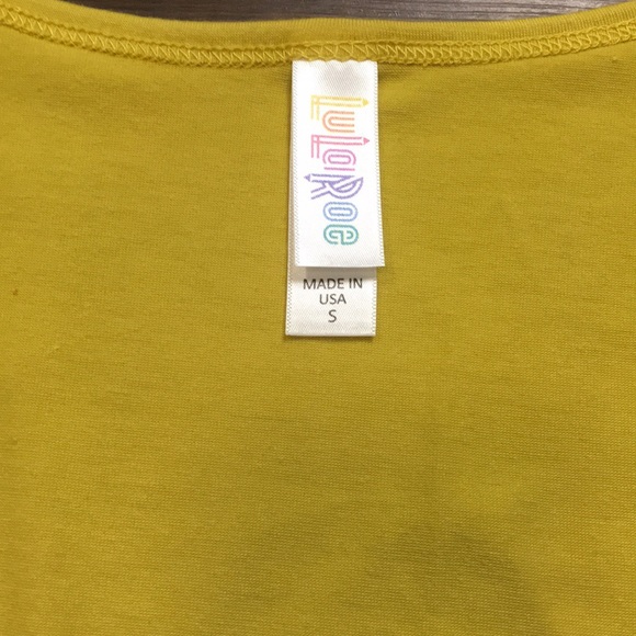 NWT Golden Yellow Scoopneck Short Sleeve Tee, sz S - Picture 2 of 3